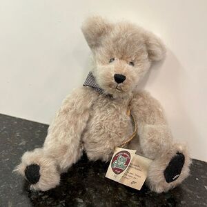 GANZ COTTAGE COLLECTIBLES - CATHARINE TREDGER - 11" DOG - SCRUFFY